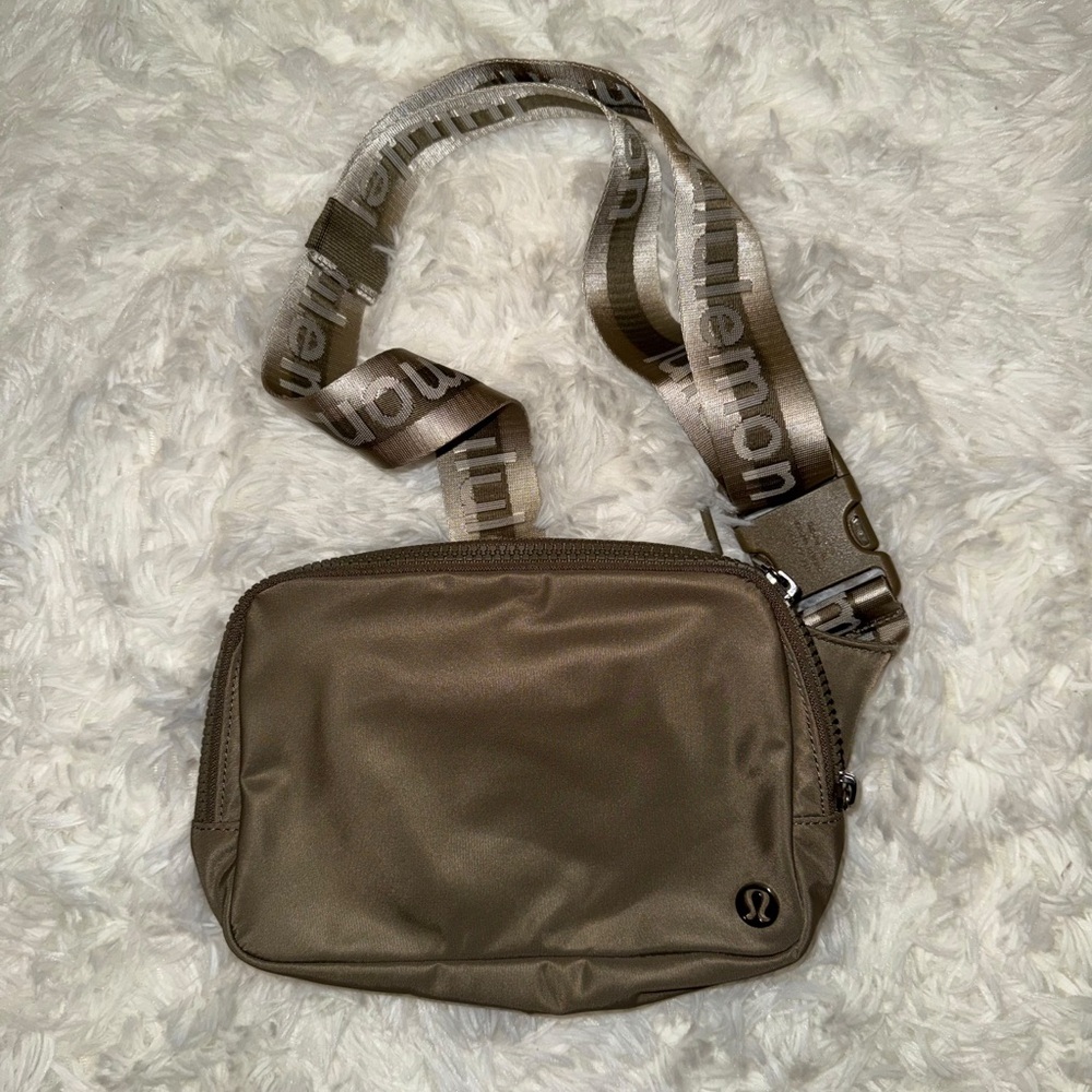 Lululemon Belt Bag in Beige